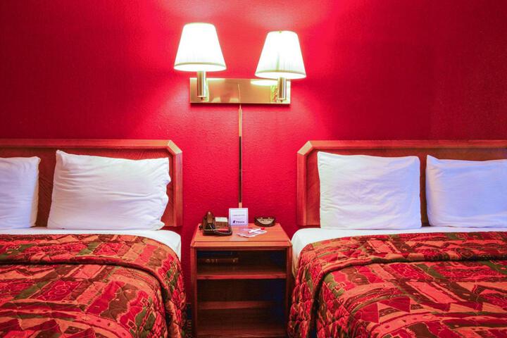 2 Double Beds (3 of 12)