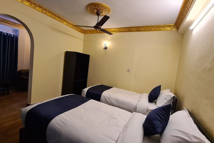 Room 4 of 20