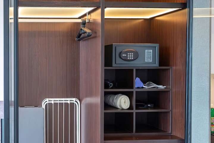 Room 70 of 109