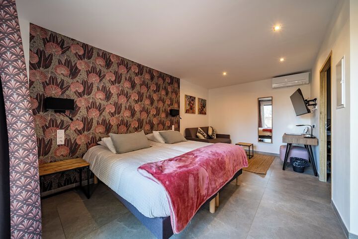 Room 42 of 128