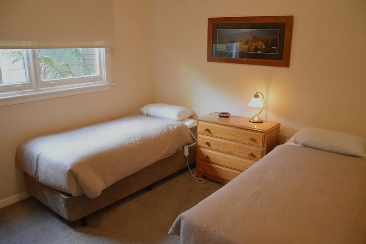 Room 3 of 9