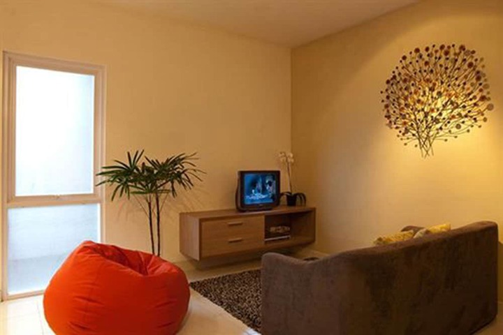 Room 10 of 19