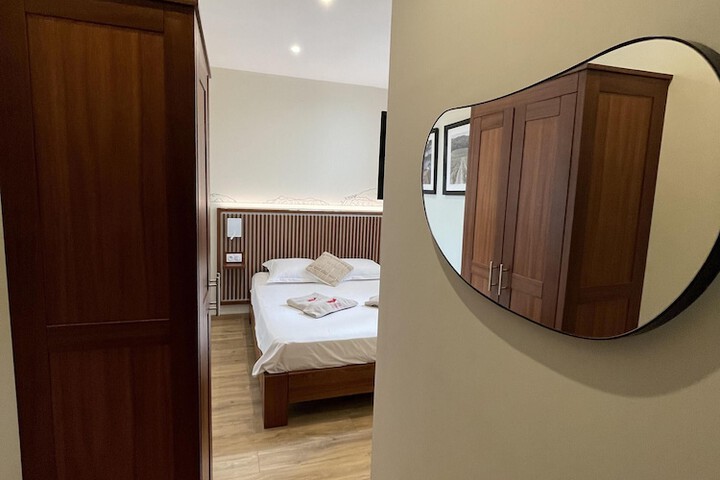 Room 6 of 35