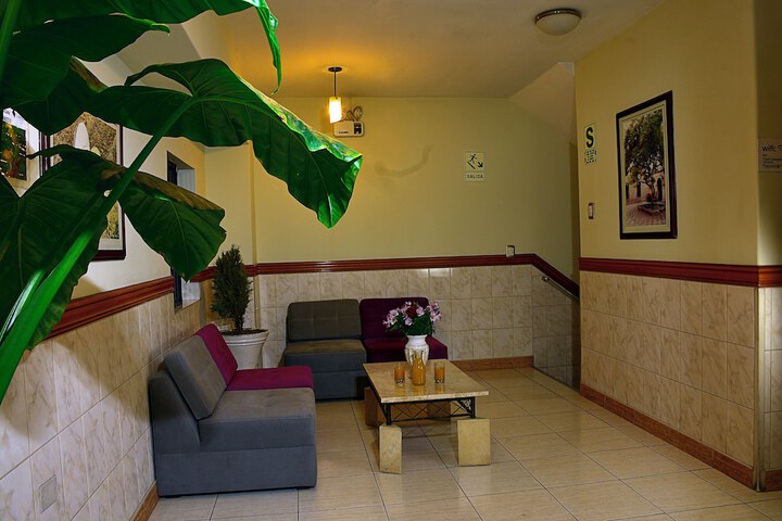 Room 3 of 7