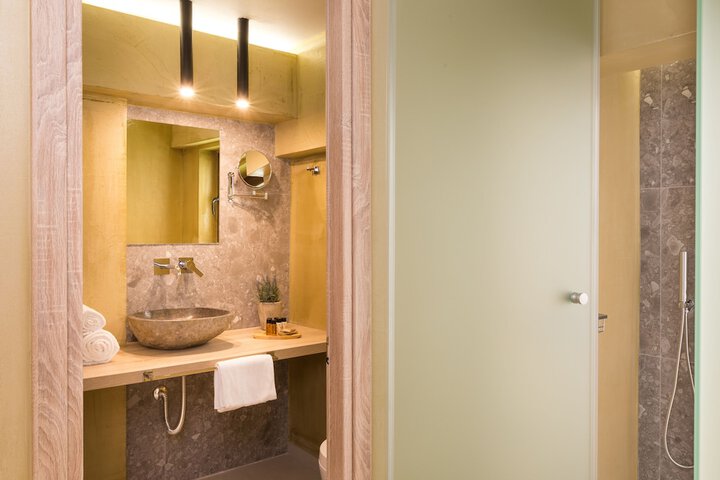 Room 48 of 110