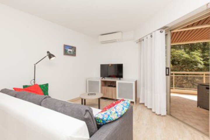 Room 8 of 20
