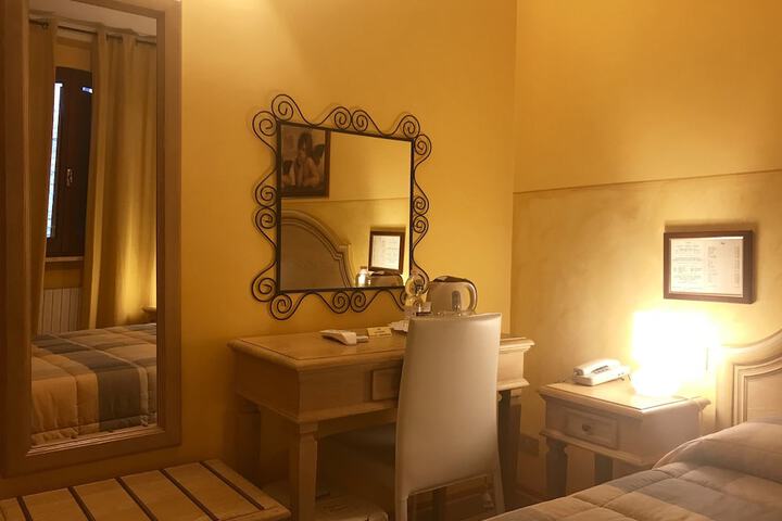Room 19 of 46