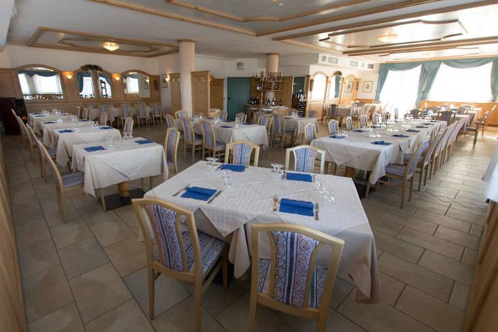 Dining Photos