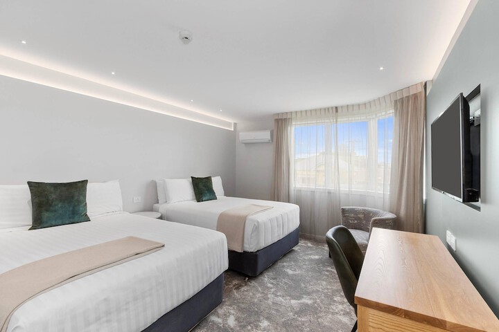 Room 44 of 114