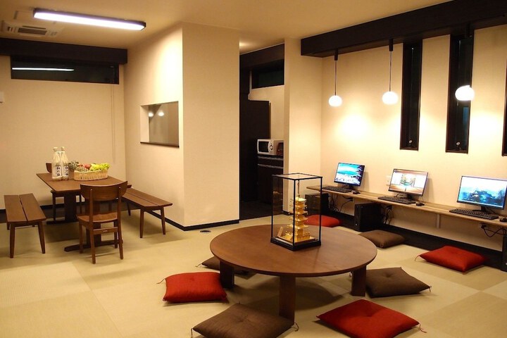 Executive Lounge