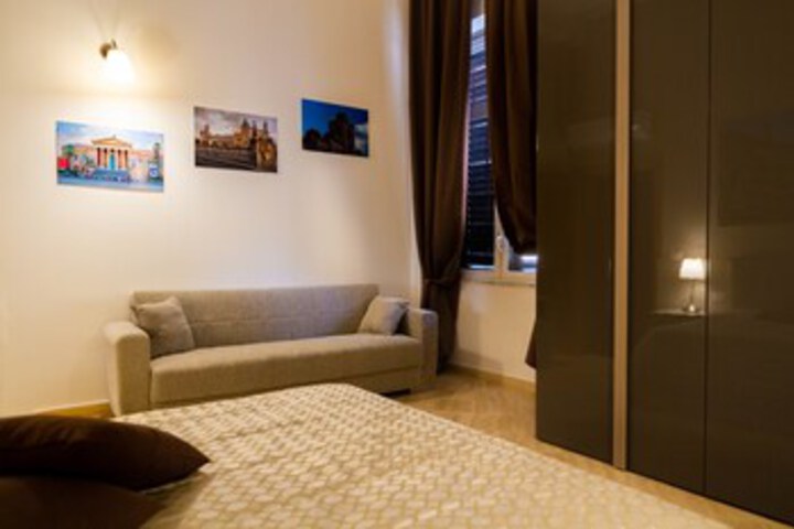 Room 26 of 48