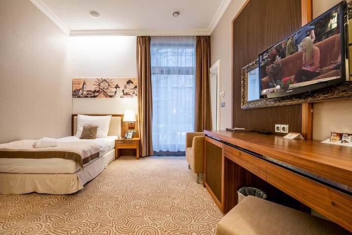 Room 14 of 50