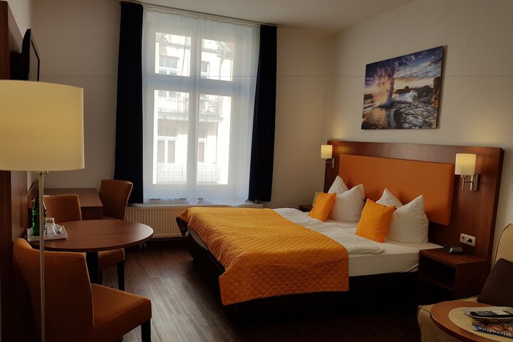 Room 9 of 52