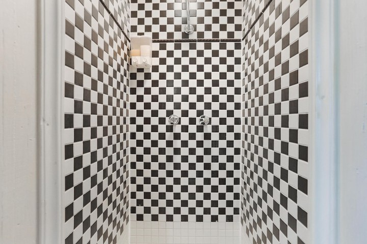 Room 28 of 36