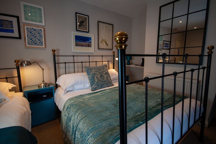Room 9 of 30