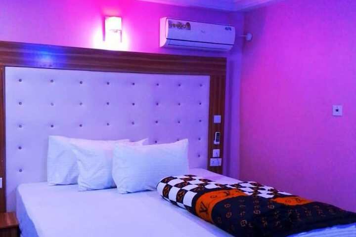 Room 8 of 23