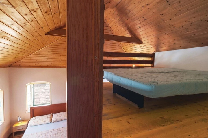 Room 2 of 15