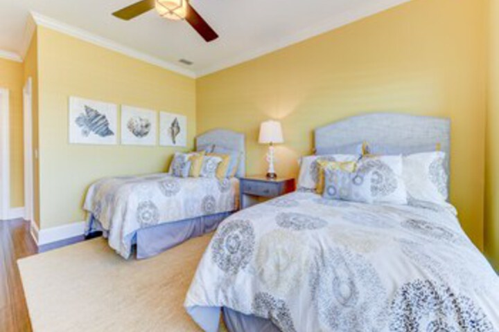 Room 100 of 105