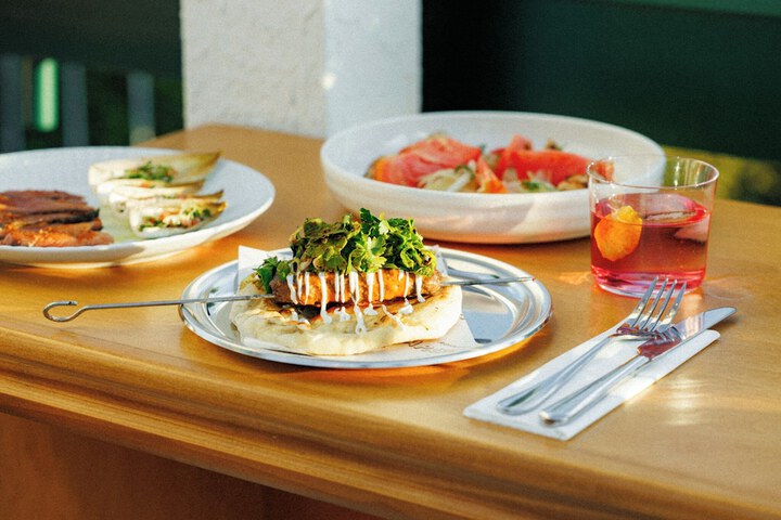 Dining 20 of 22