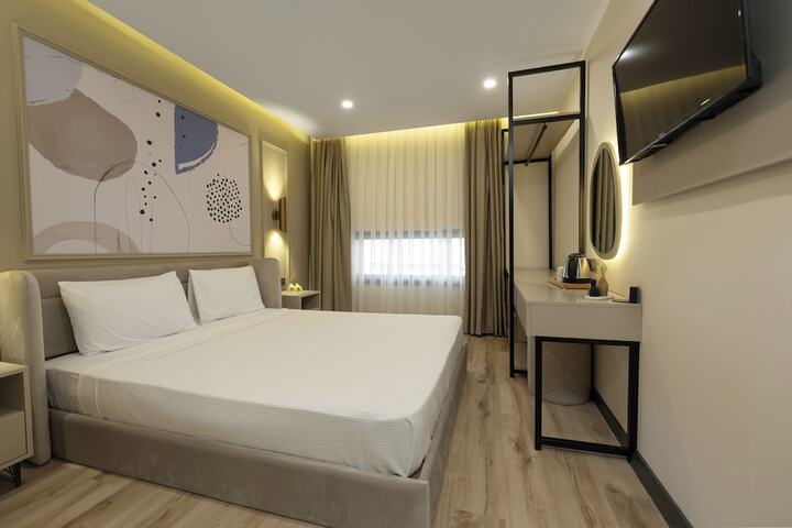 Room 12 of 111