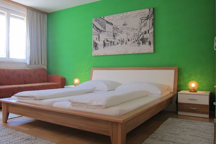 Room 8 of 24