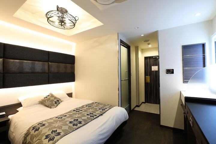 Room 18 of 34