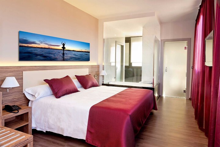 Room 17 of 38