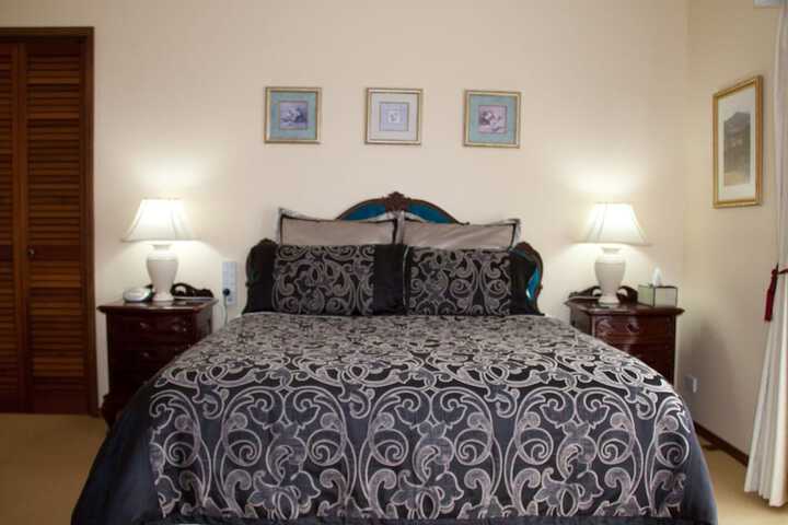Room 8 of 28