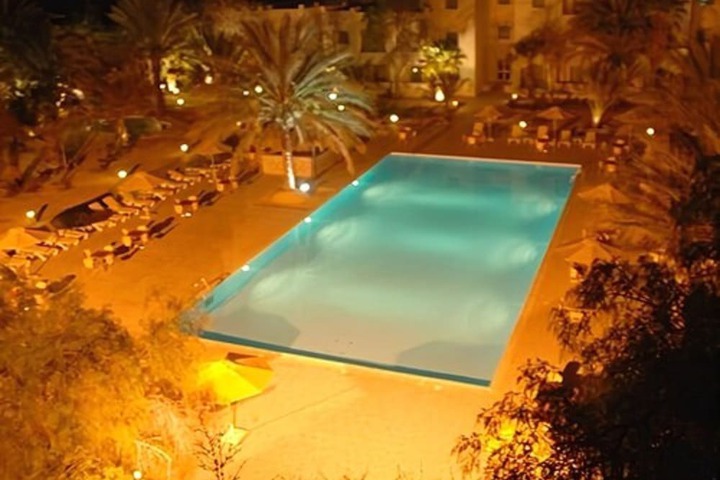Pool Hotel