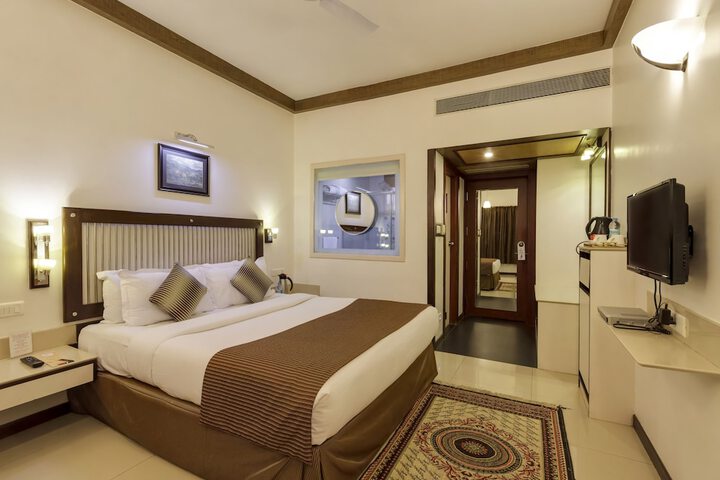 Room 3 of 49
