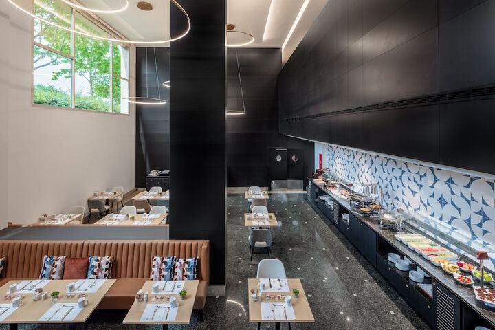 Breakfast area