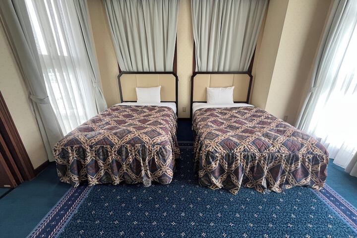 Room 25 of 59