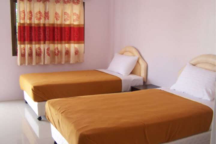 Room 7 of 27