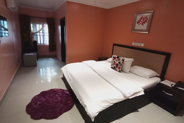 Room 32 of 36