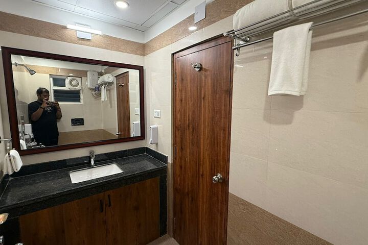 Room 16 of 22