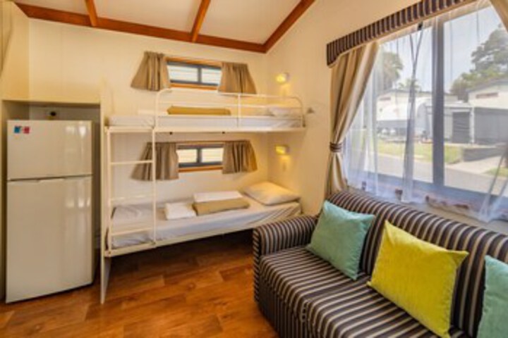 Room 46 of 213