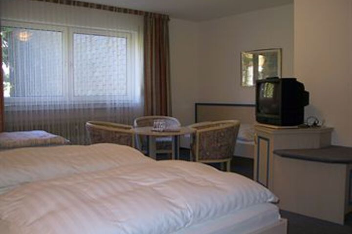 Room 11 of 29