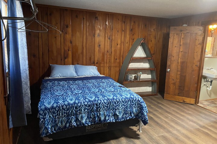 Room 6 of 25