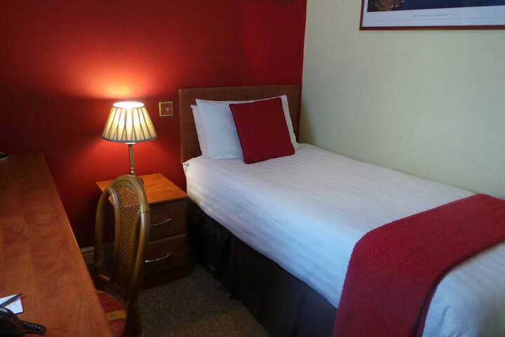 Room 6 of 53