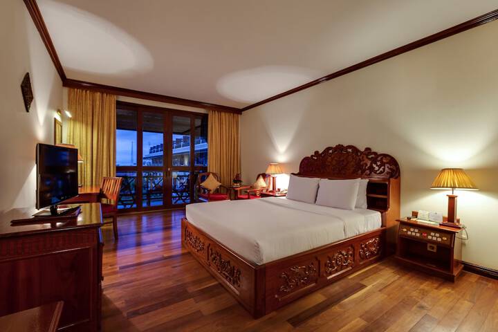 Room 16 of 48