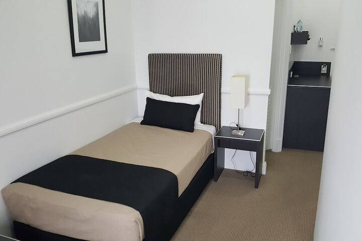 Room 3 of 38
