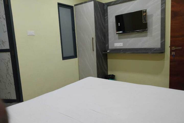 Room 9 of 29