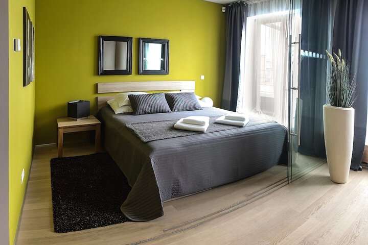 Room 46 of 117