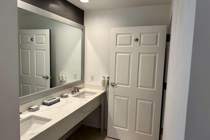 Room 51 of 80