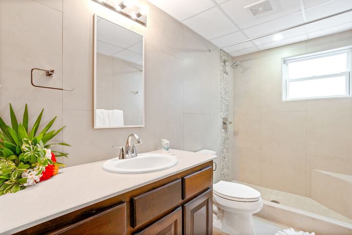 Room 35 of 77