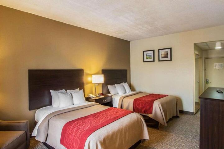 2 Double Beds (1 of 9)