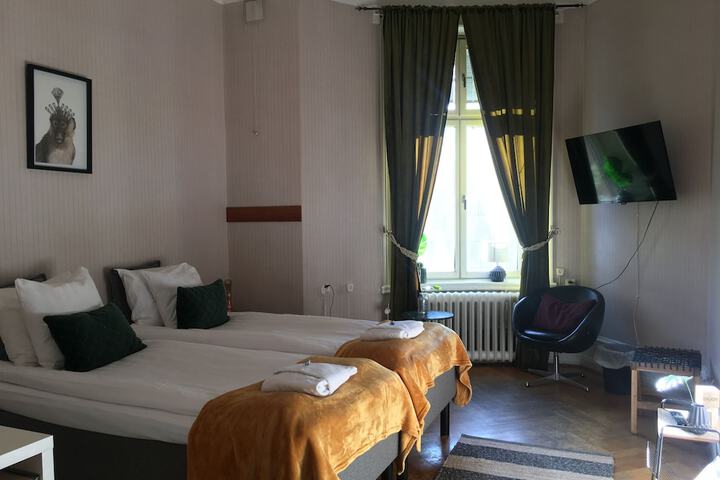 Room 17 of 36