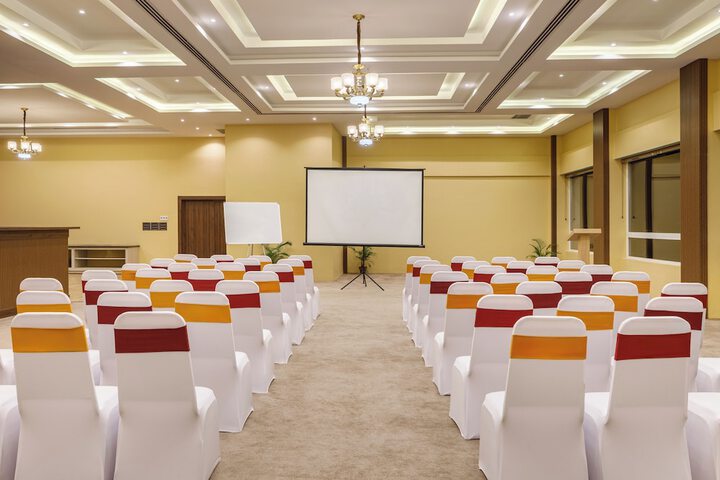 Ballroom/Hall 136 of 147