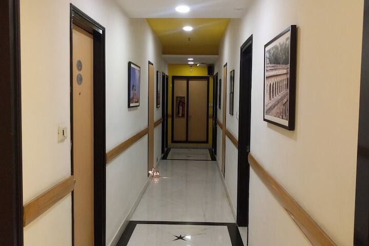 Ballroom/Hall 26 of 33