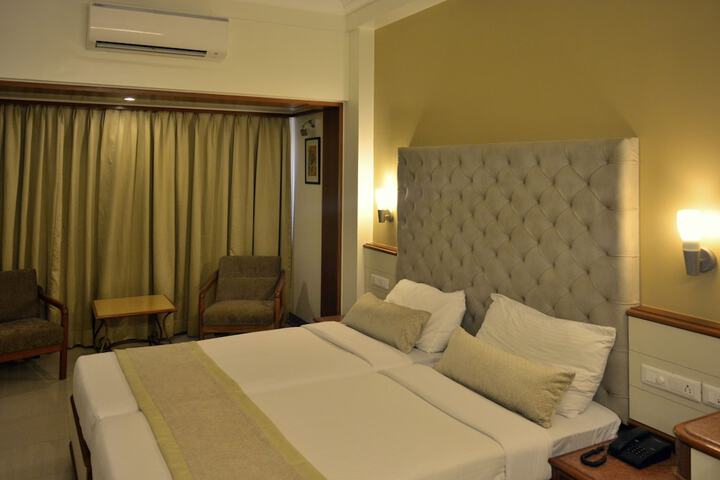 Room 8 of 32